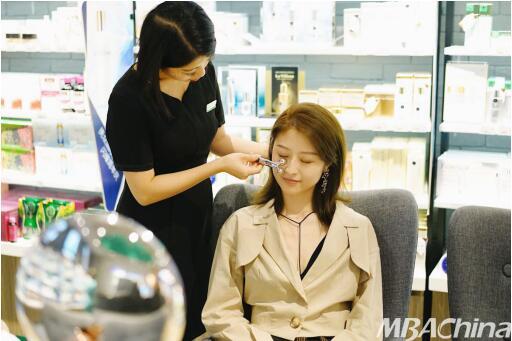 强大的内在力量让美丽绽放精妆联华国际多品牌化妆品连锁店令你魅力加分