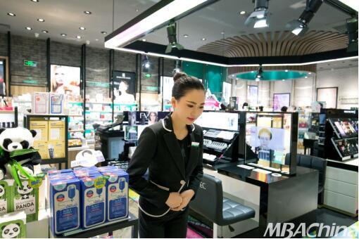 强大的内在力量让美丽绽放精妆联华国际多品牌化妆品连锁店令你魅力加分