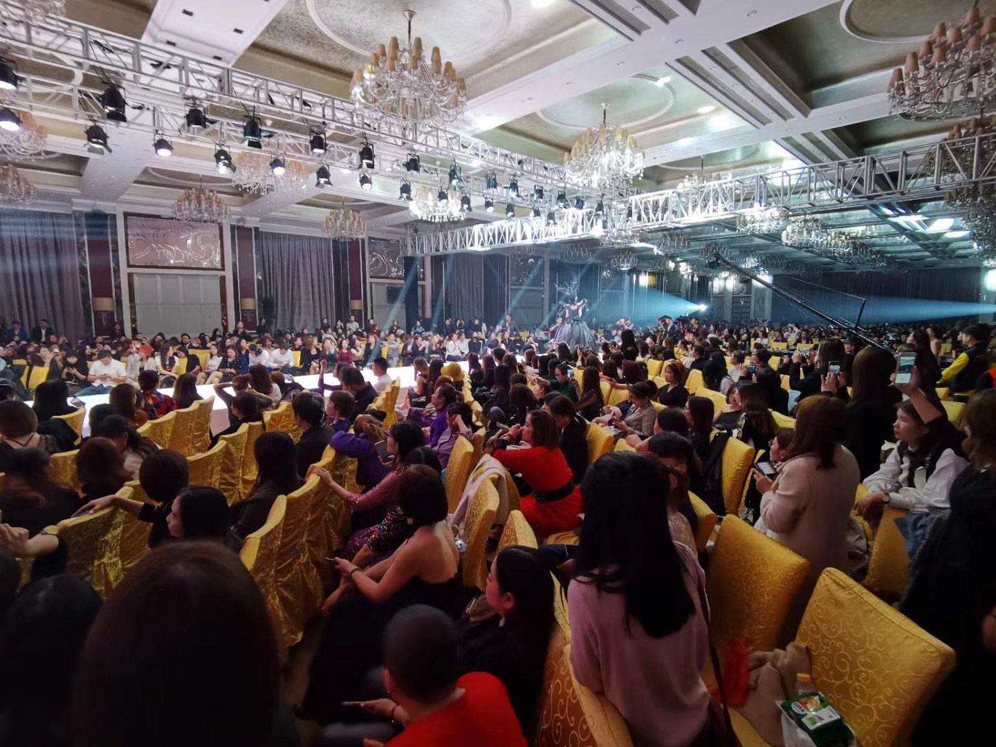 玲丽教育集团2019年终盛典在广州成功举办