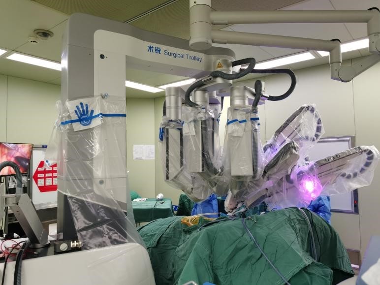 再突破！仁济医院嘉定分院完成国产单孔机器人医源性输尿管狭窄修复术